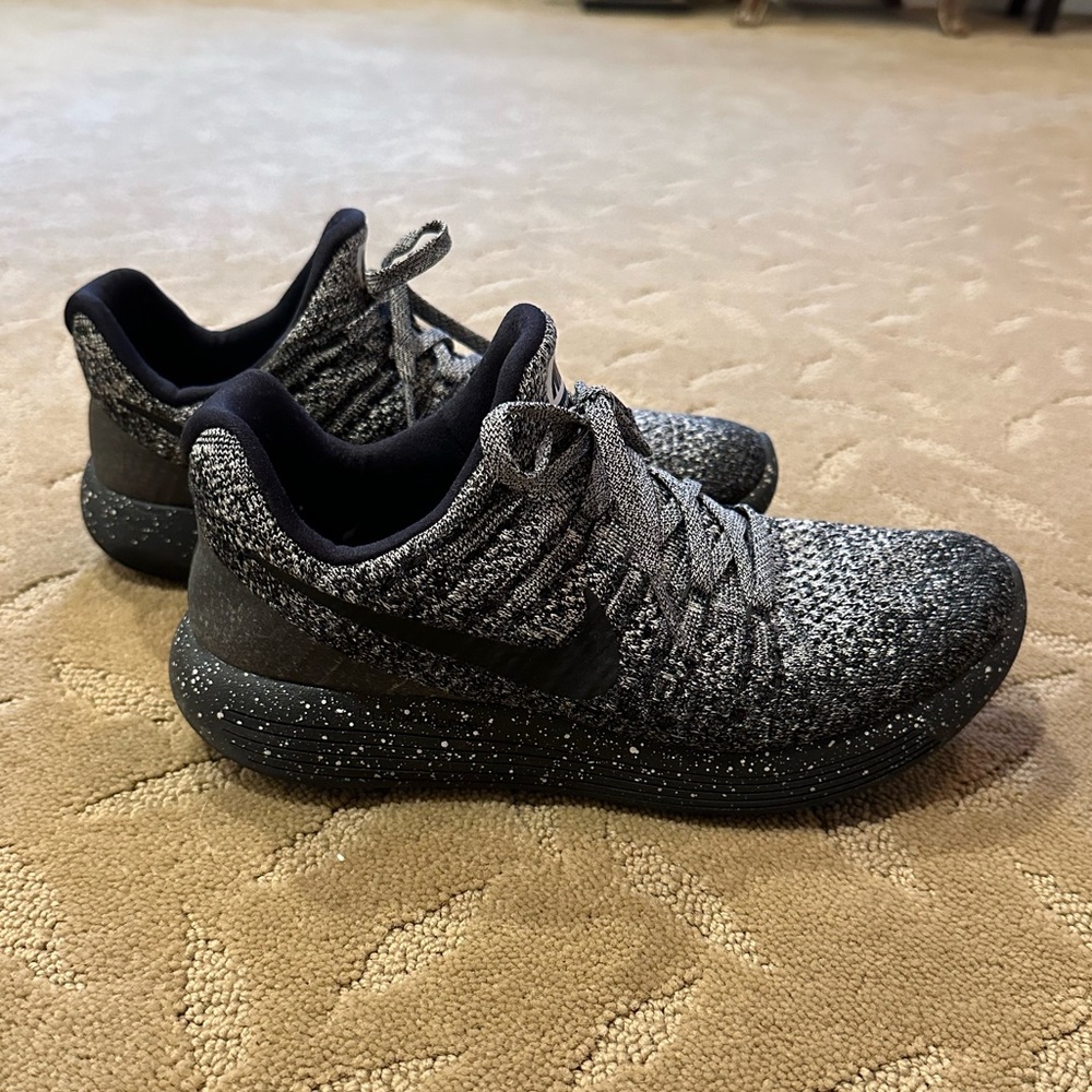 Nike LunarEpic Low Flyknit 2 Sneakers